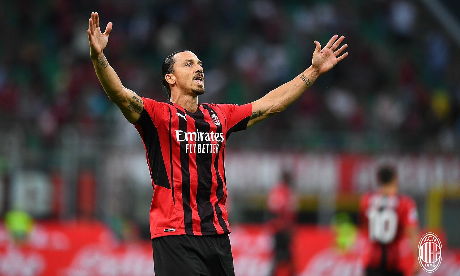 ibrahimovic-hien-dang-choi-cho-ac-milan